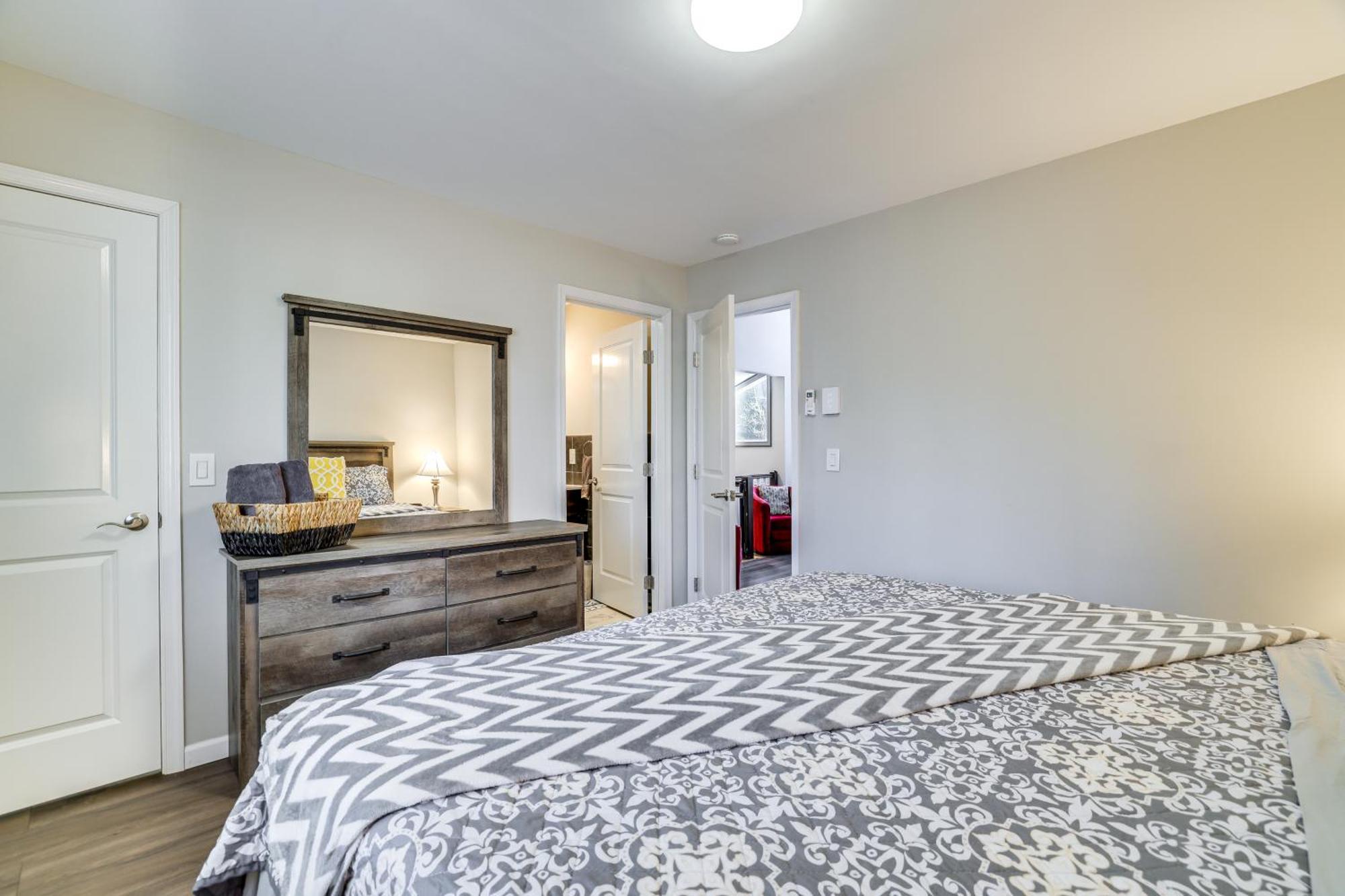 Holiday home Stylish With Fire Pit And Access! *